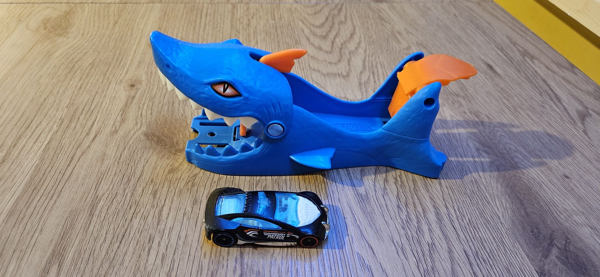 Hot wheels shark city