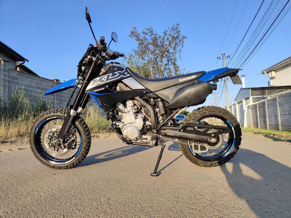 Продам Kawasaki KLX 300 SM 2020 года выпуска