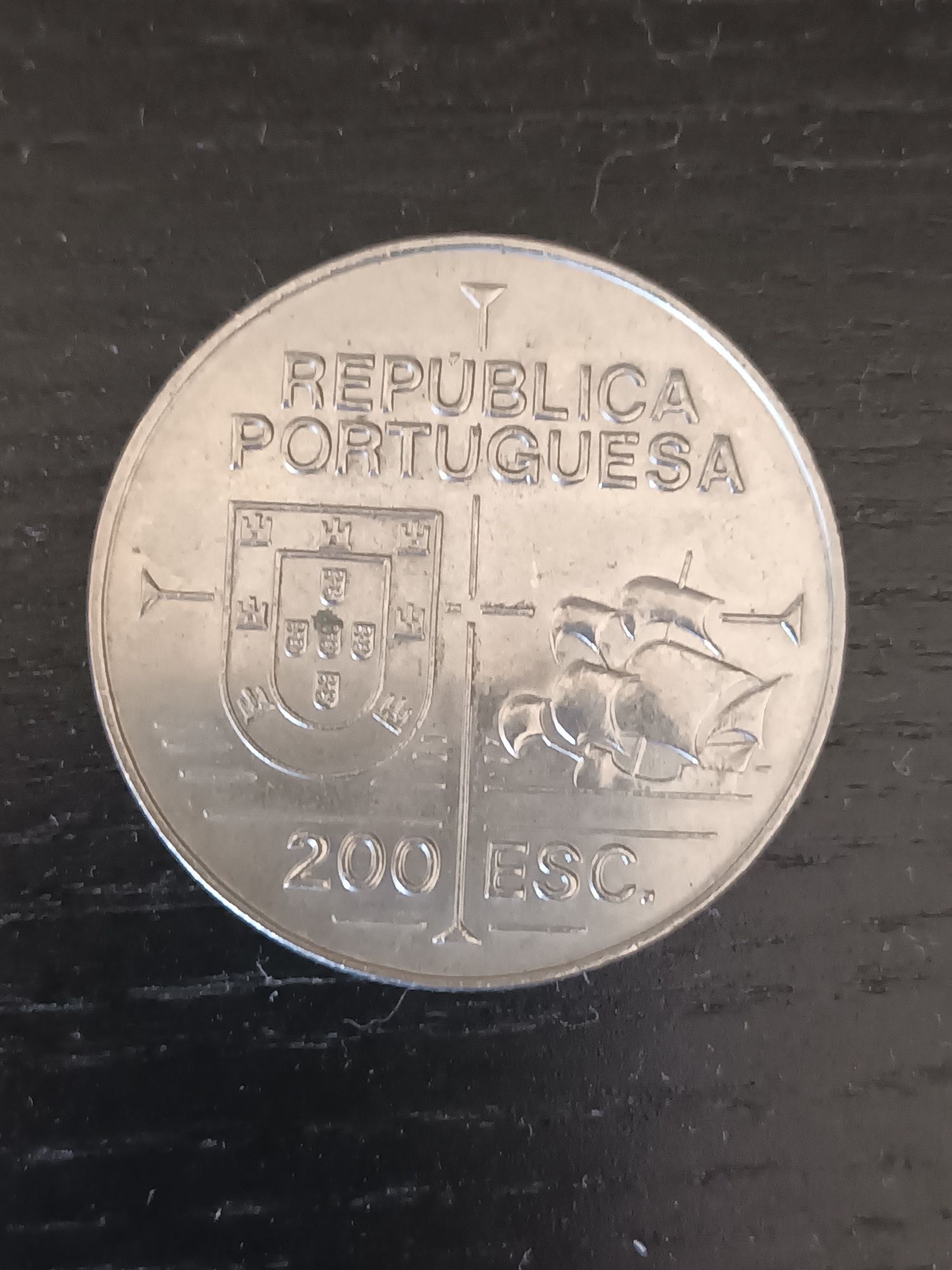 Moedas Comemorativas 100 e 200 escudos