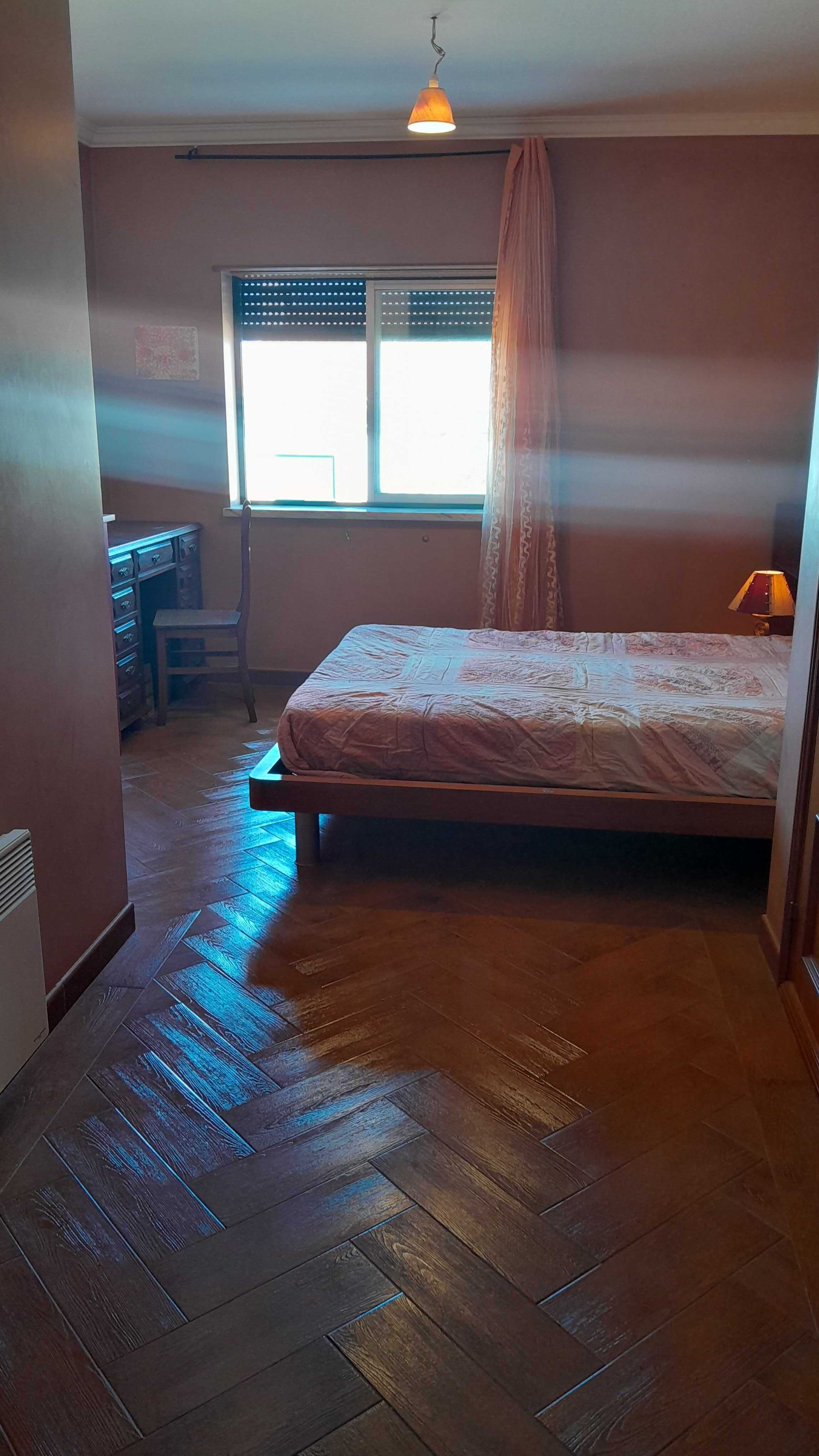 Quarto para alugar / Room to Rent