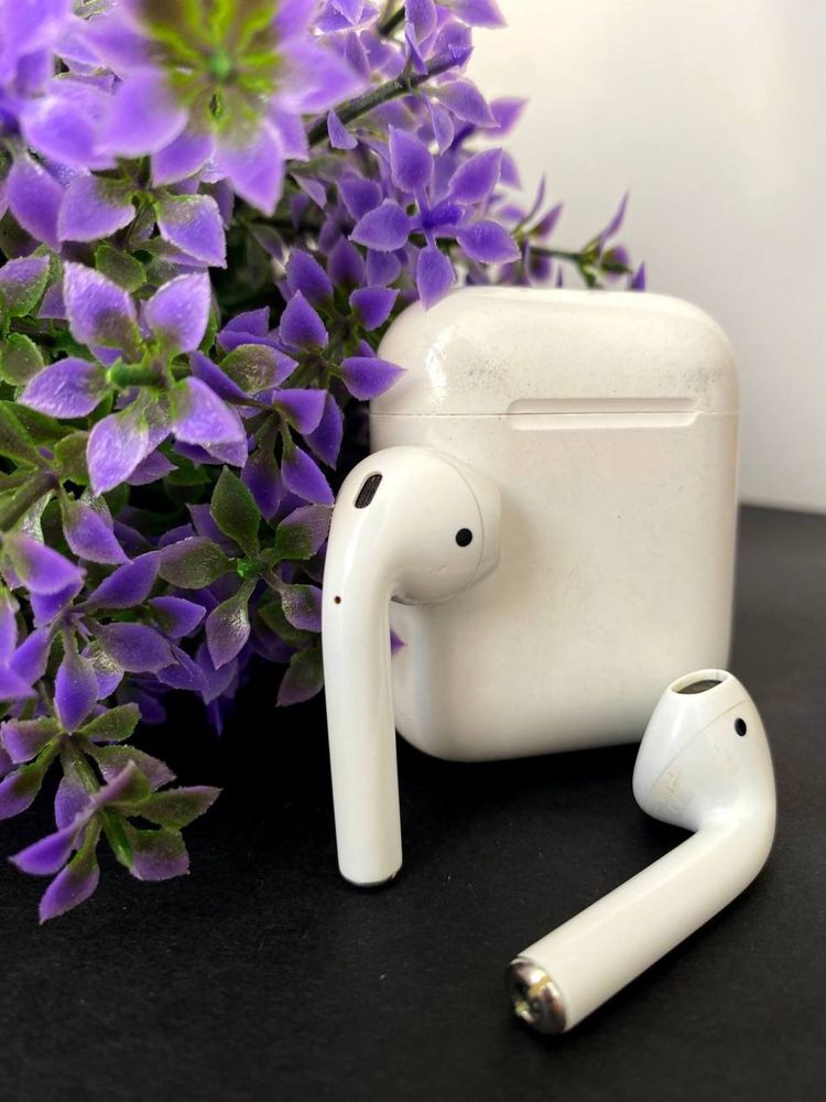 Продам перші аірподст оригінал 100% airpods 100%