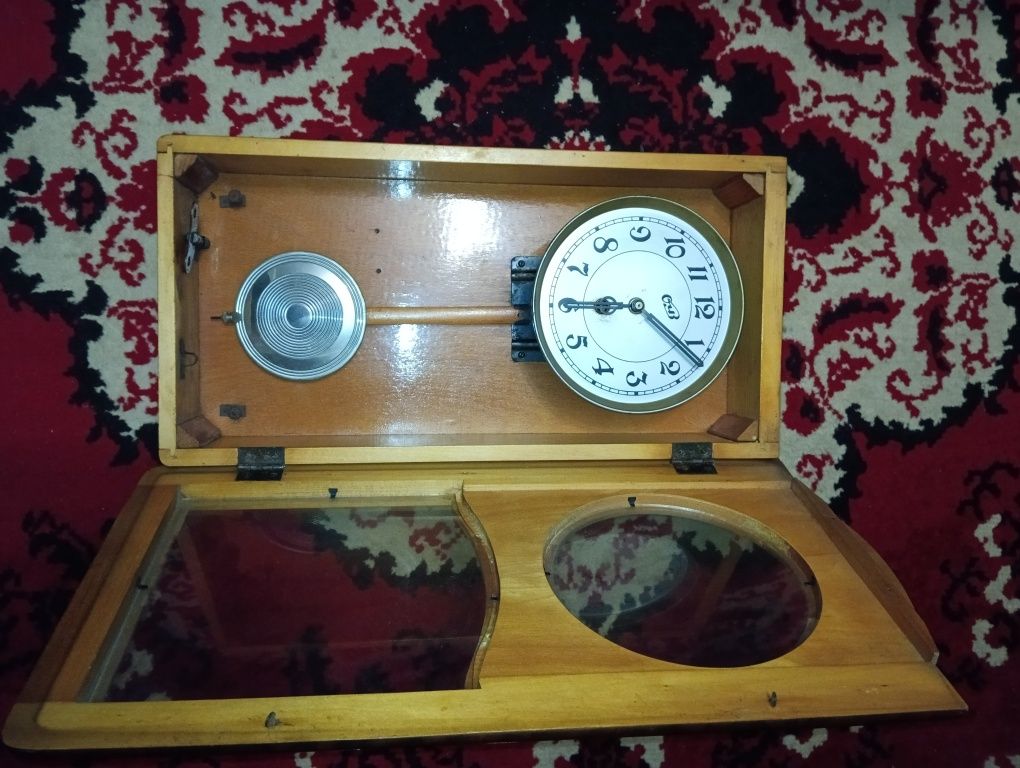 Часы з маятником ОЧЗ