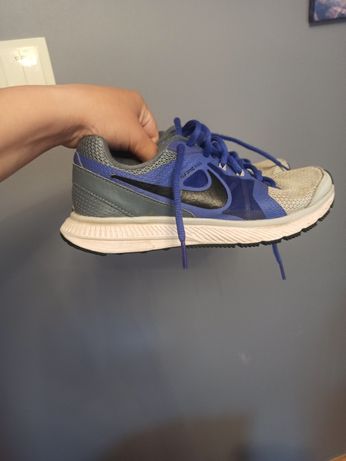 Кросівки , зручні Nike
