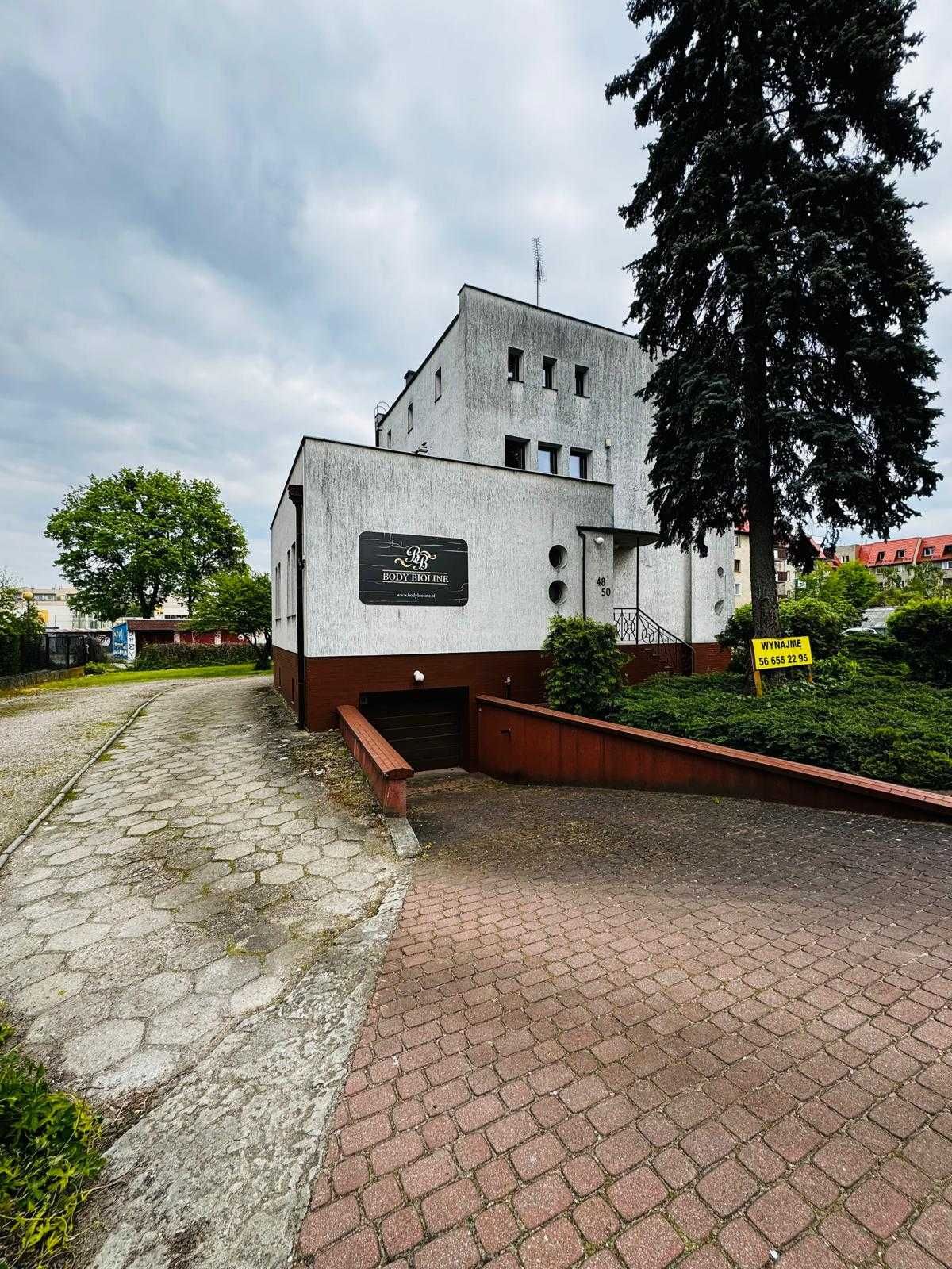 Budynek usługowy, biura, gabinety, duży parking, blisko centrum
