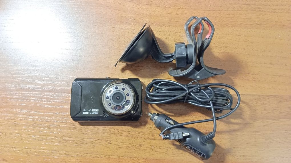 Продам автомобільний відеореєстратор Podofofoto Novatek 96223 Car DVR