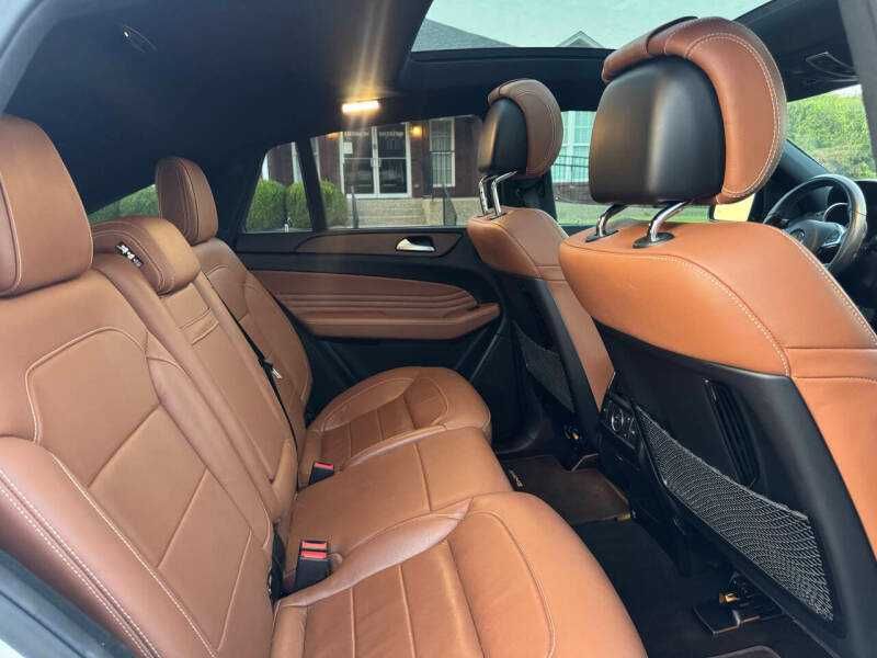 Mercedes-Benz GLE AMG GLE 43      2017