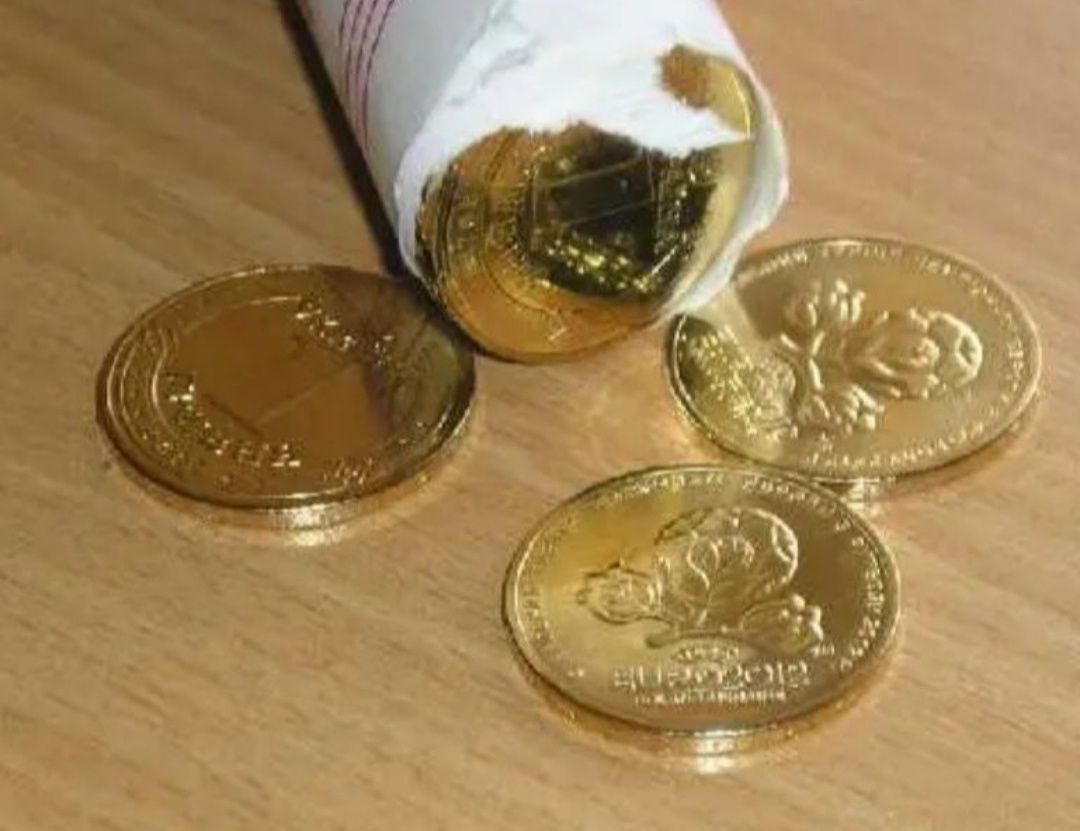 Монета Украины 1 гривна 2012 г. Евро-2012  из ролла
Ба