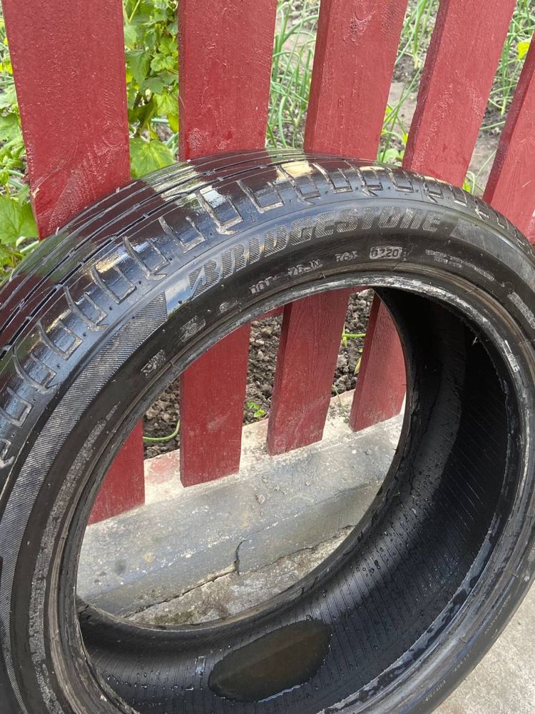 Резина, шина літня Bridgestone  235/45r19