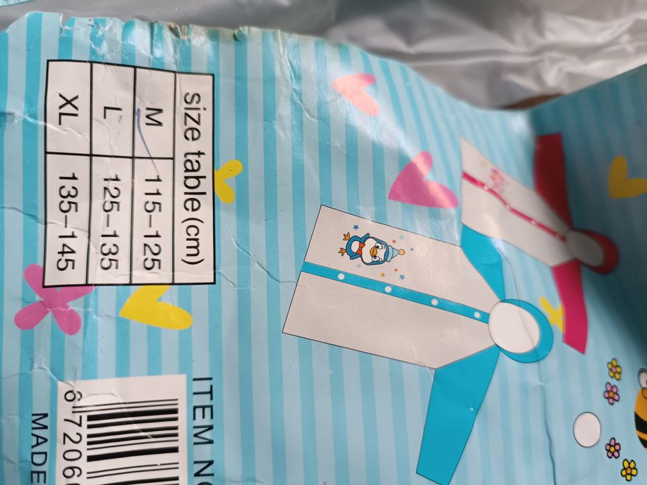 Дождевик ,плащ с капюшоном на кнопках  новыйна ребенка 110-130см