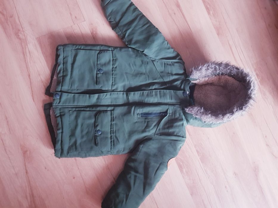 Zimowa kurtka chłopięca marki Pepco rozmiar 116 ( 6 Lat ).