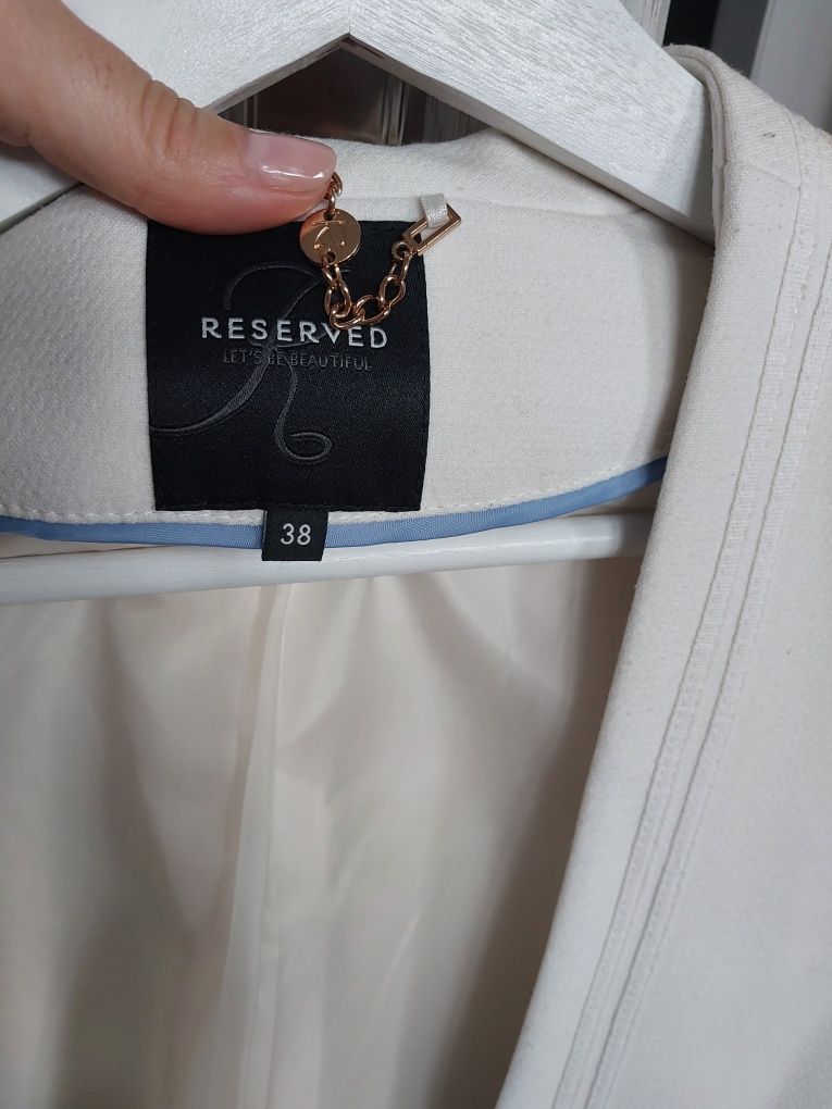 Żakiet Reserved śmietana