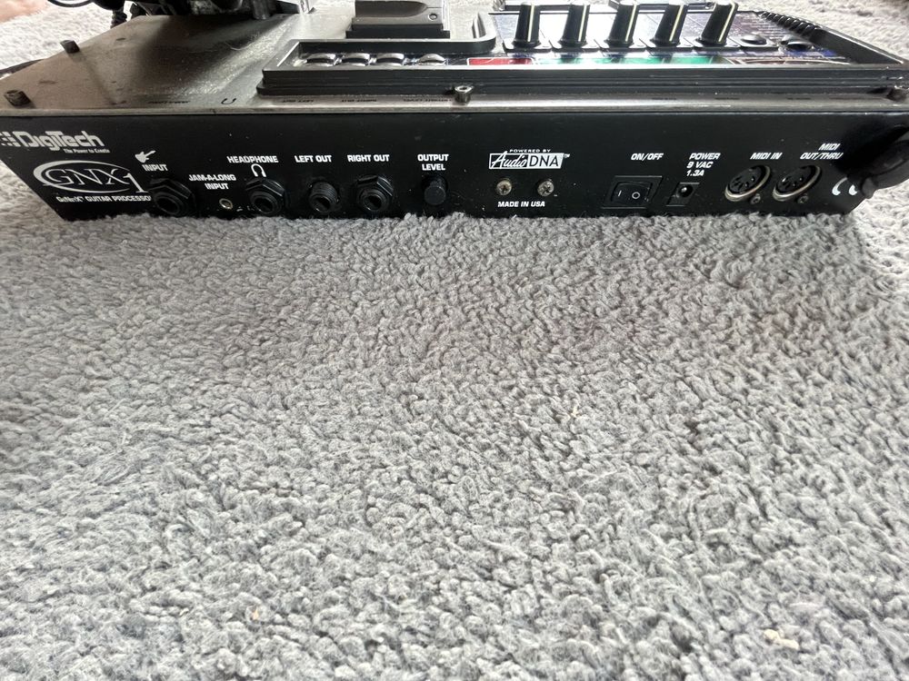 Muliefekt digitech korg zoom gitara gitarowy struna