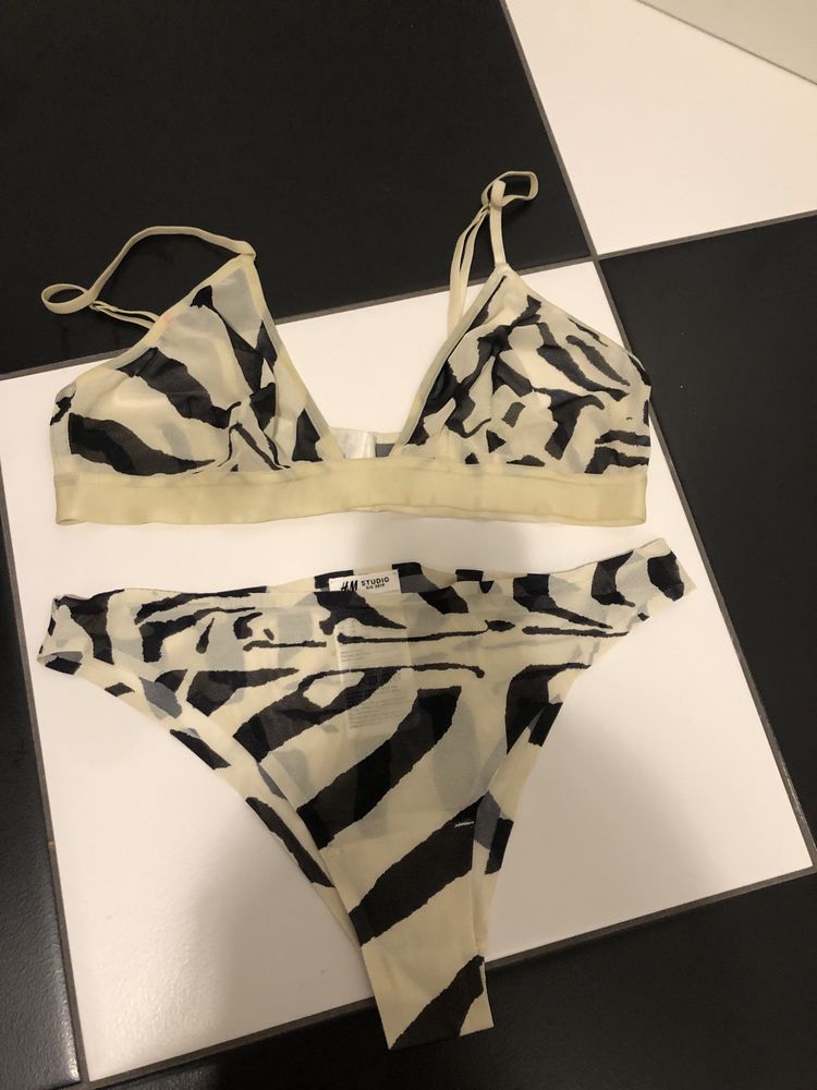 zestaw bielizny H&M studio stanik i majtki figi wzór zebra przezroczys