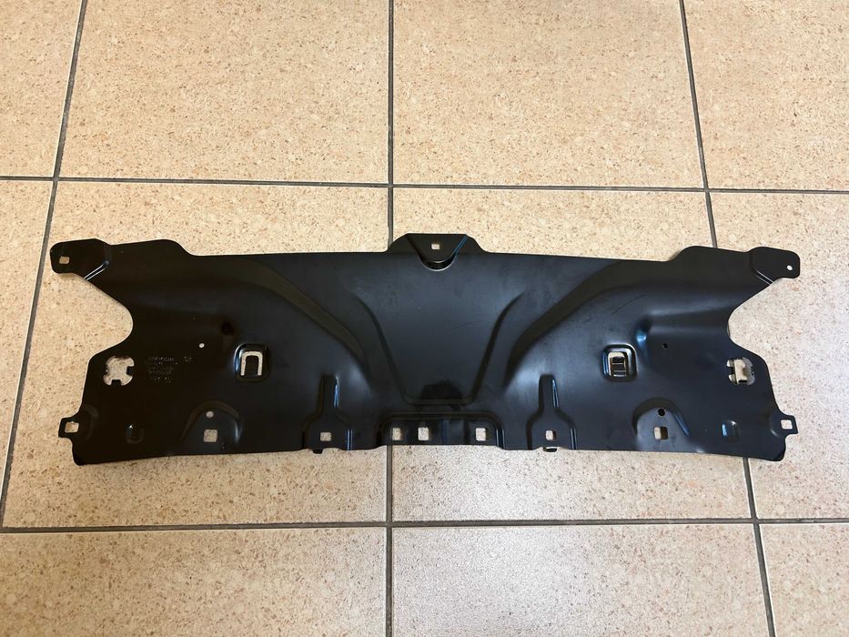 Панель телевізора верхня BMW 5 G30 G31 підсилення 51647383855