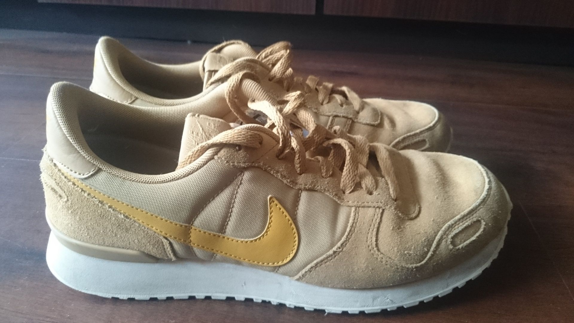 Buty Nike rozm. 42,5, wkładka 27cm