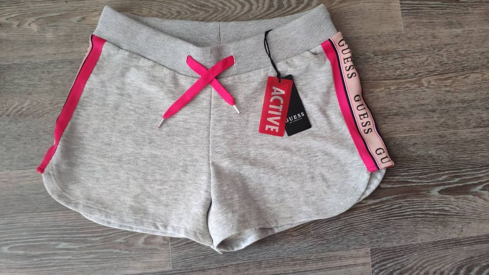 Продам нові шорти Guess з етикеткою