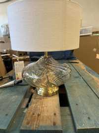 Lampa szklana z bialym abazurem