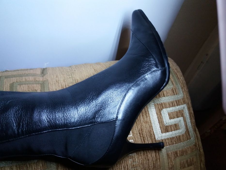 Сапоги 39 р. ботфорты женские зимние черные на змейке на шпильке с ост