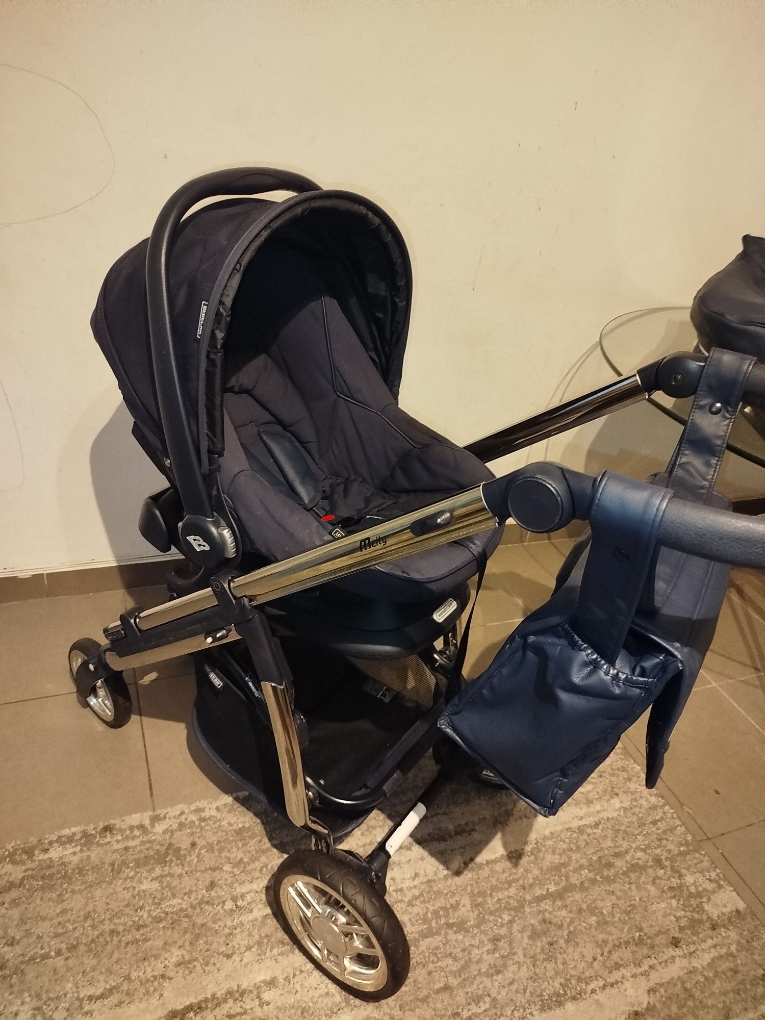 Vendo carrinho de bebe em bom estado