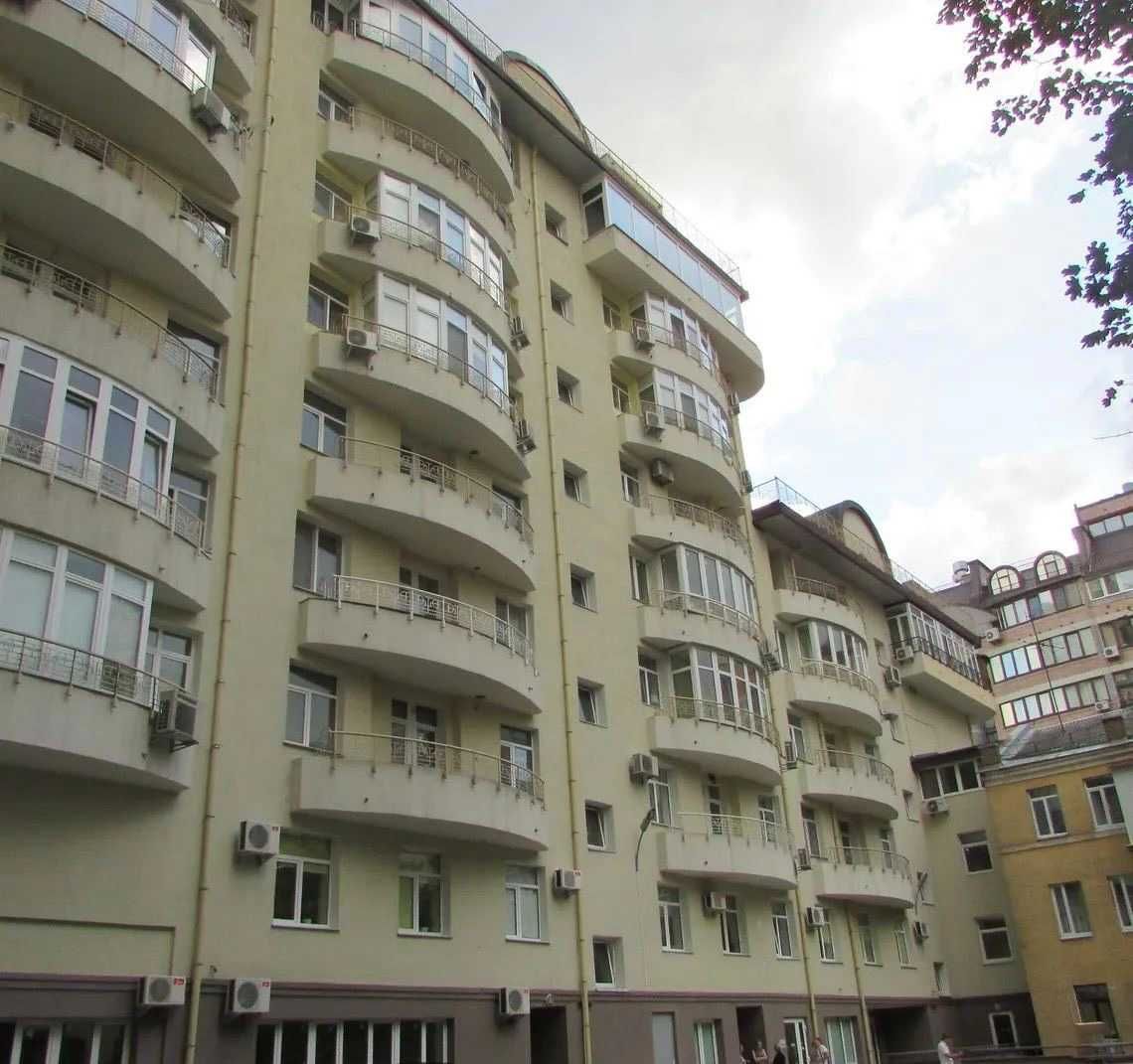 3к. Клубний будинок, центр міста. 136м2. Олександра Кониського 46/11