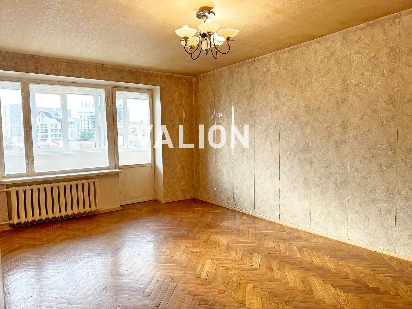 Продаж 2к квартири на вул. Омельяновича-Павленка (Суворова), 7. Без %