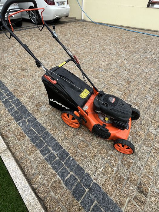 Maquina de Cortar Relva