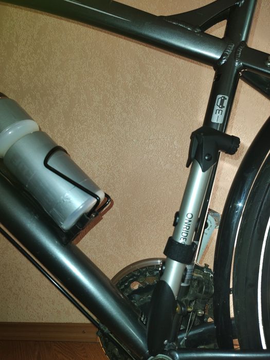 Вело комплектуючі та інструменти.