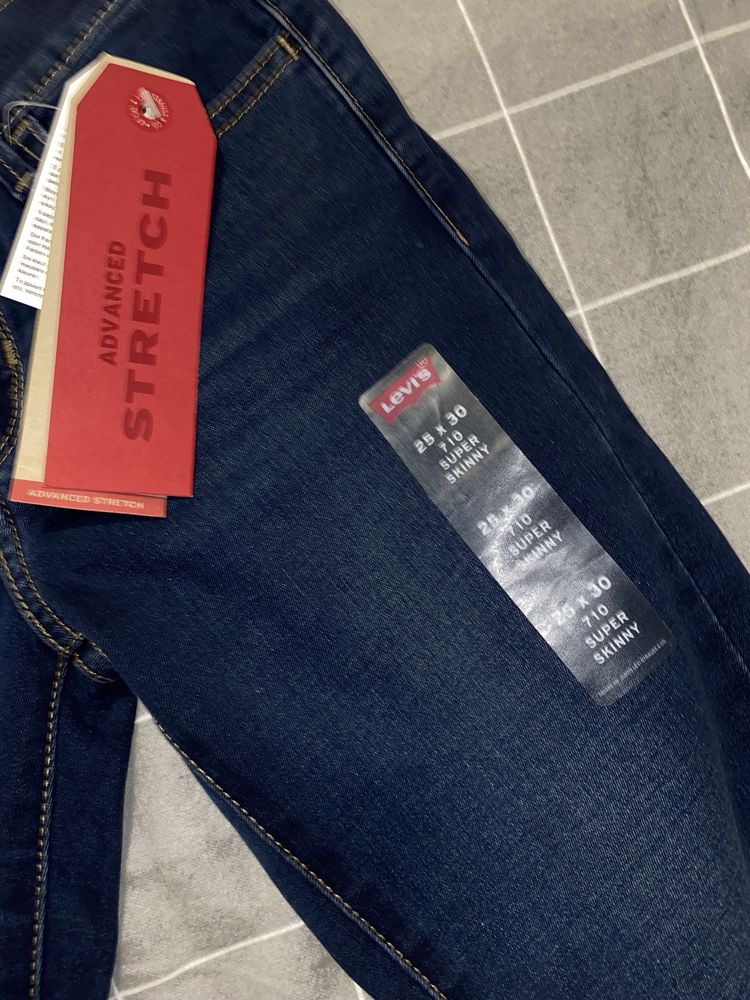 Нові з бірками джинси Levi’s