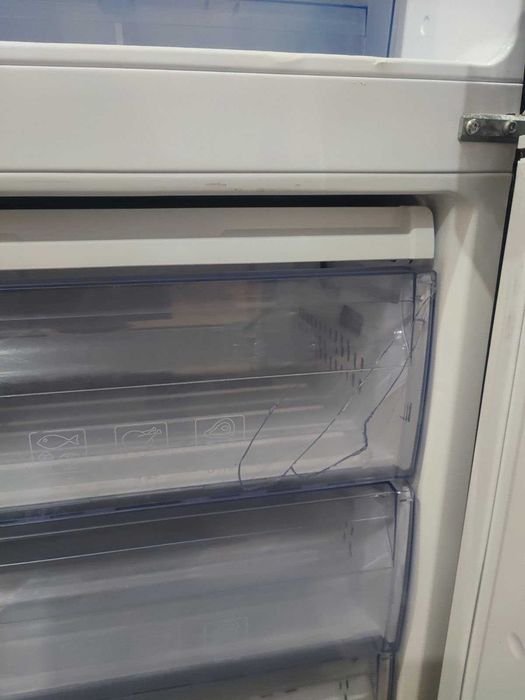 Холодильник двухкамерный BEKO