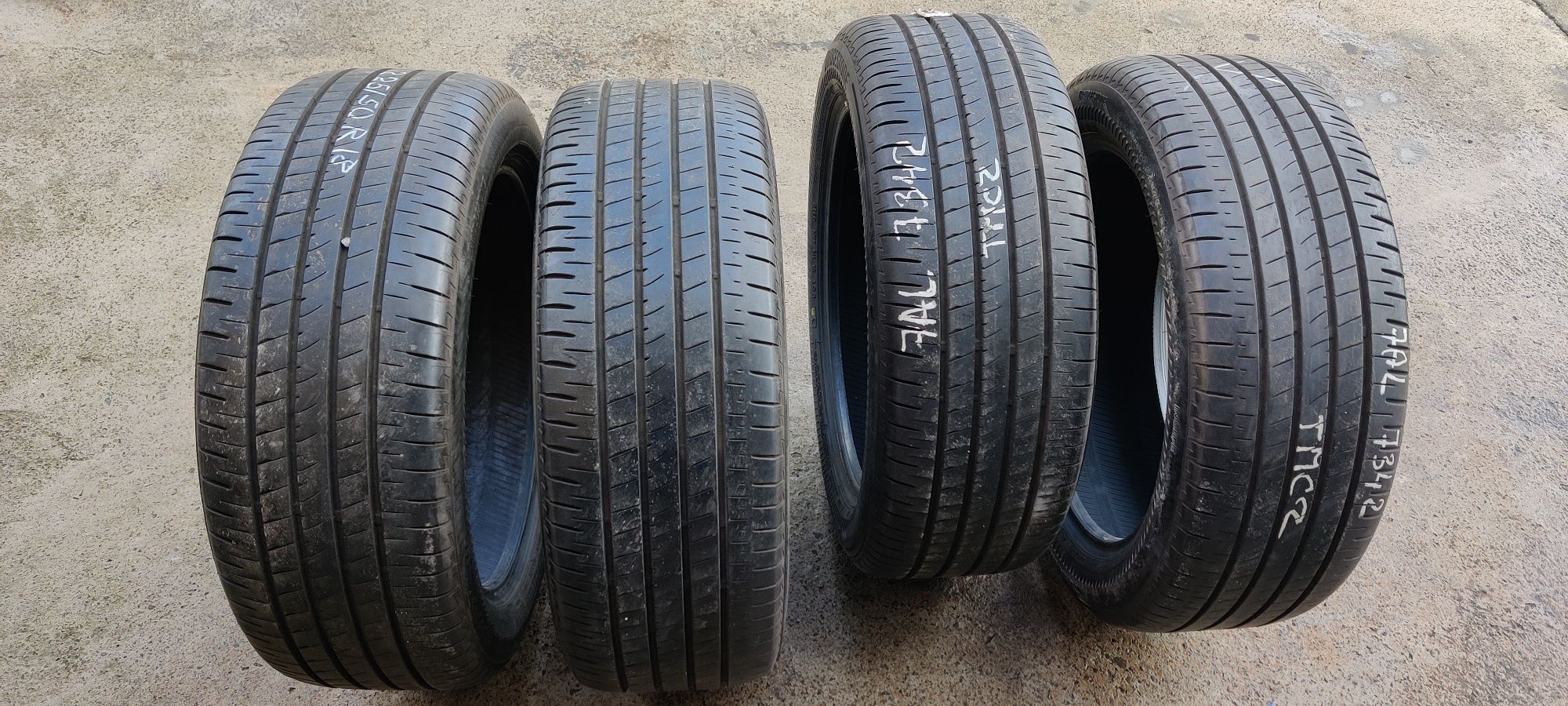 Продам комплект літніх шин 225/50 R18 Bridgestone