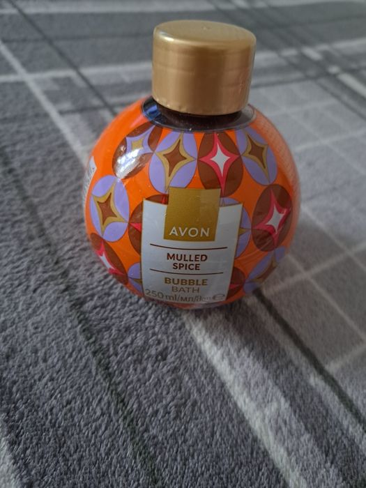 Płyn do kąpieli Avon