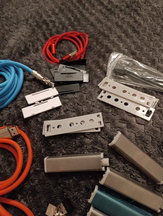 Mix kabli i części elektronicznych
