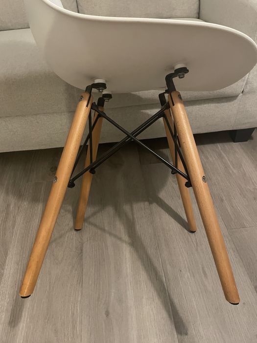 Conjunto de mesa com 6 cadeiras branco