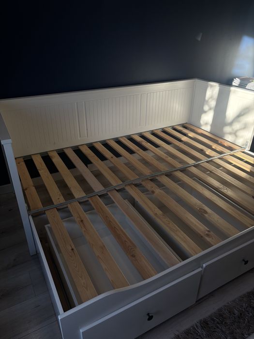 białe łóżko ikea