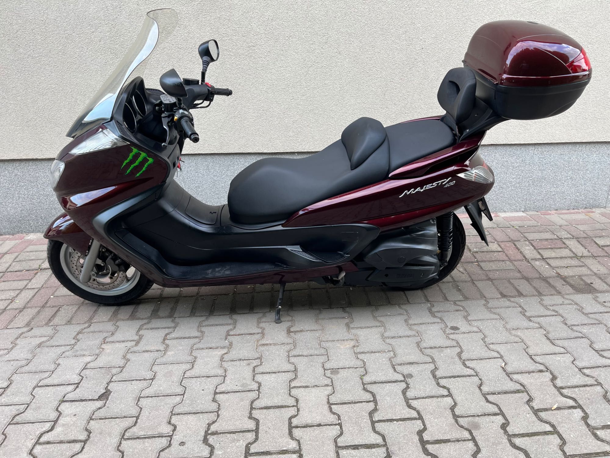 Yamaha mayesty 400.