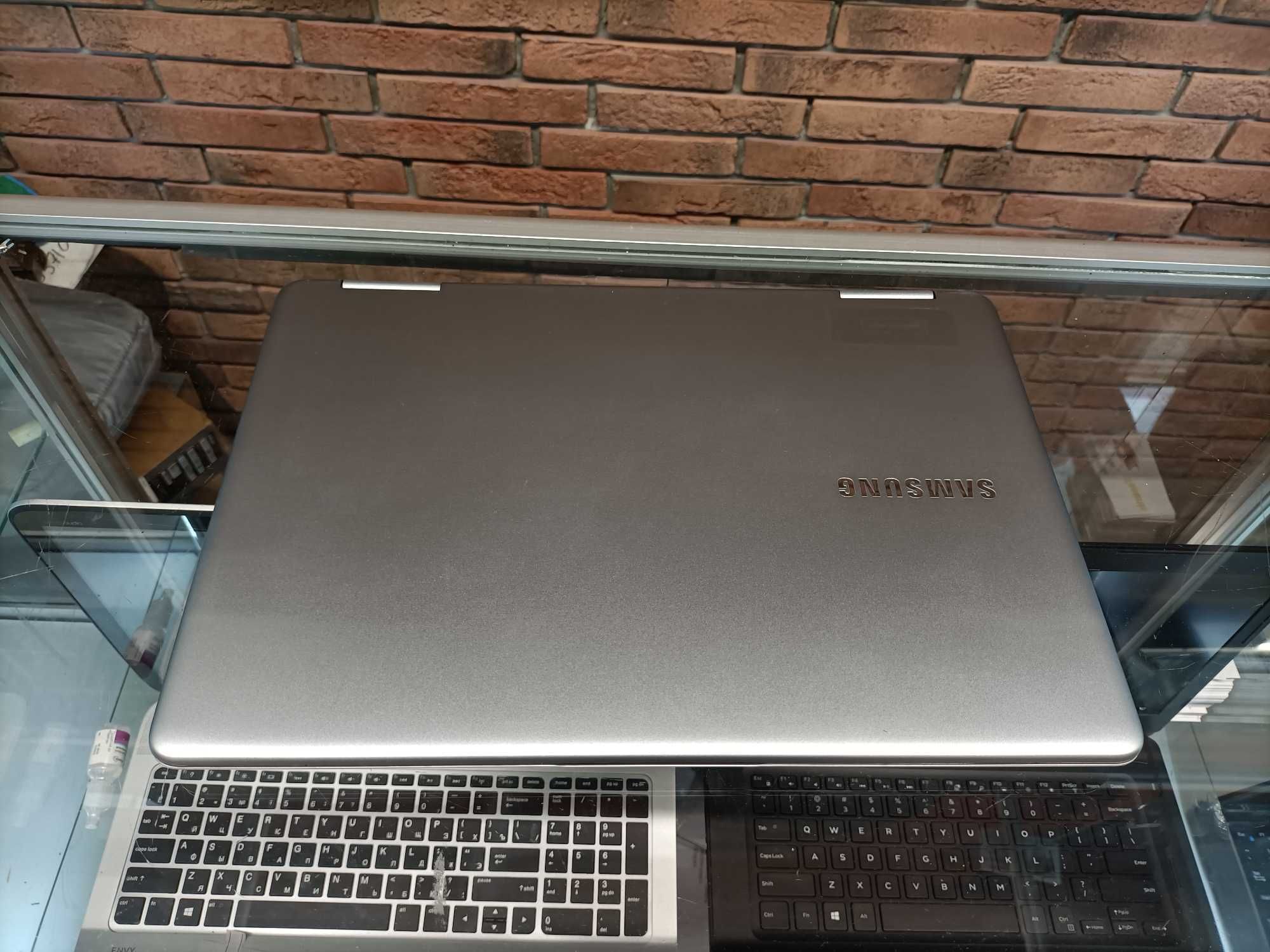 Стильний ноутбук планшет Samsung NP940X5N