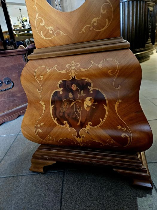 Zegar Kwadransowy zdobiony Intarsją