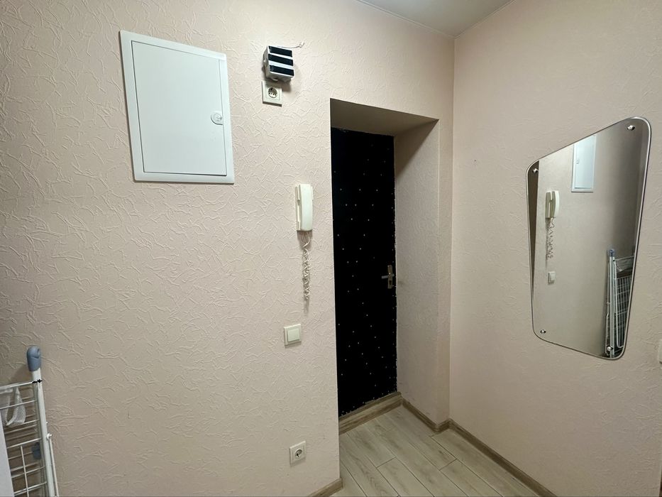 Продам 1 к кв в сталінці  Багговутівська Центр Світло не вимикають!