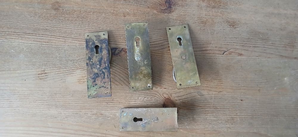 Stare uchwyty mosiężne do szafy, szuflady.