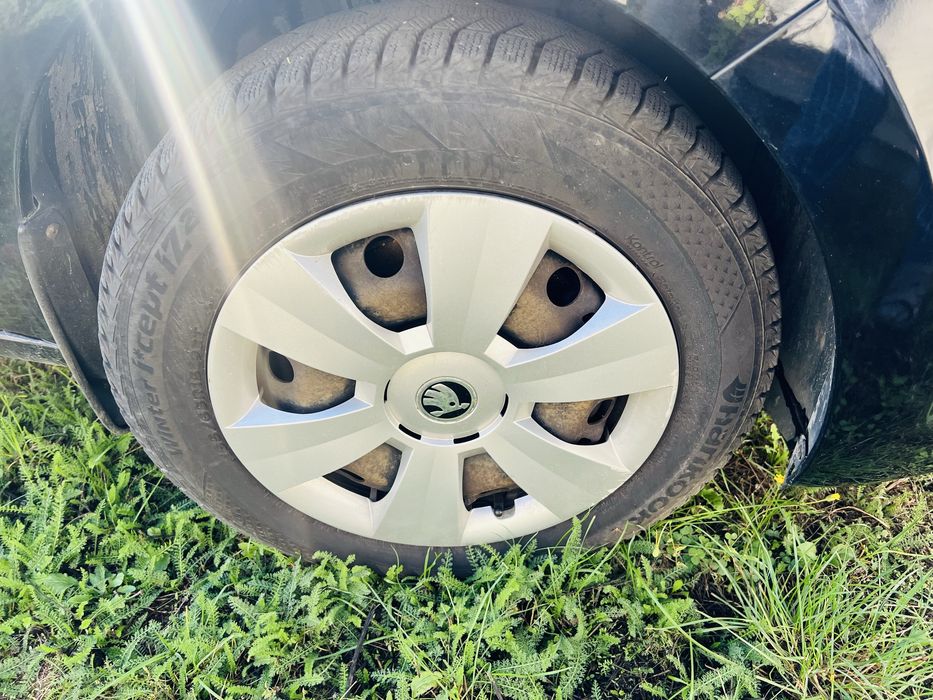 Диски с резиной и колпаками 5-100 r 15 , 185/65