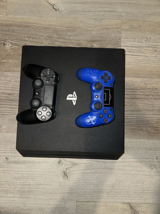 Ps4 pro 1tb w bardzo dobrum stanie