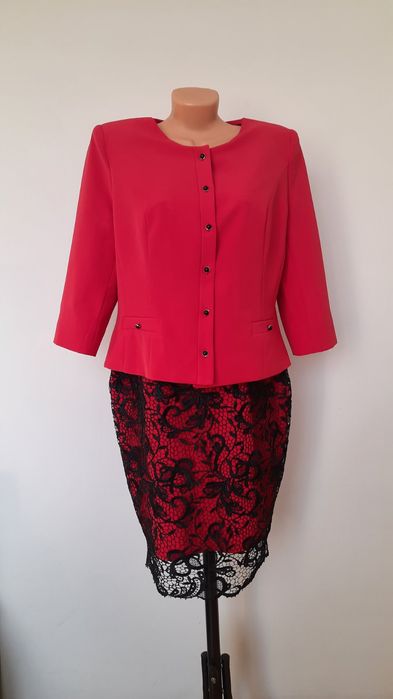 Жіночий костюм шикарної якості. Розмір 50. Рукав 3/4.