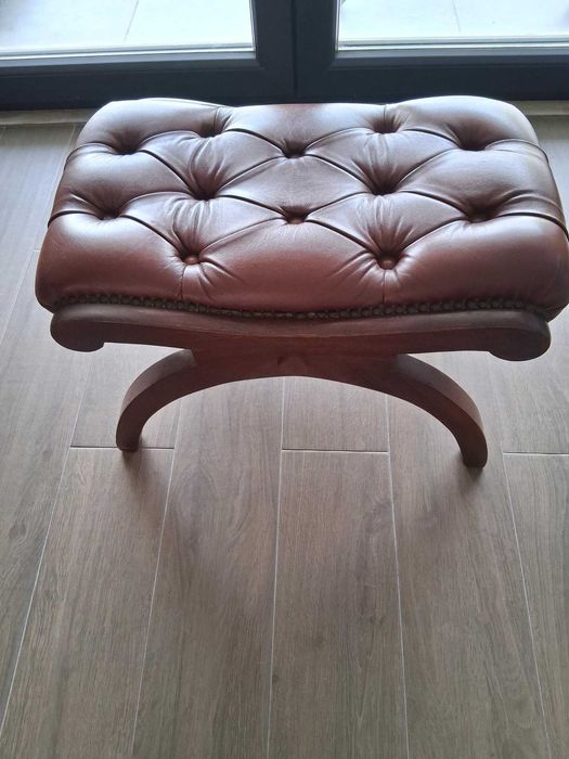 Pousa/Repousa Pés, Otomano em cabedal e madeira de mogno, bom estado