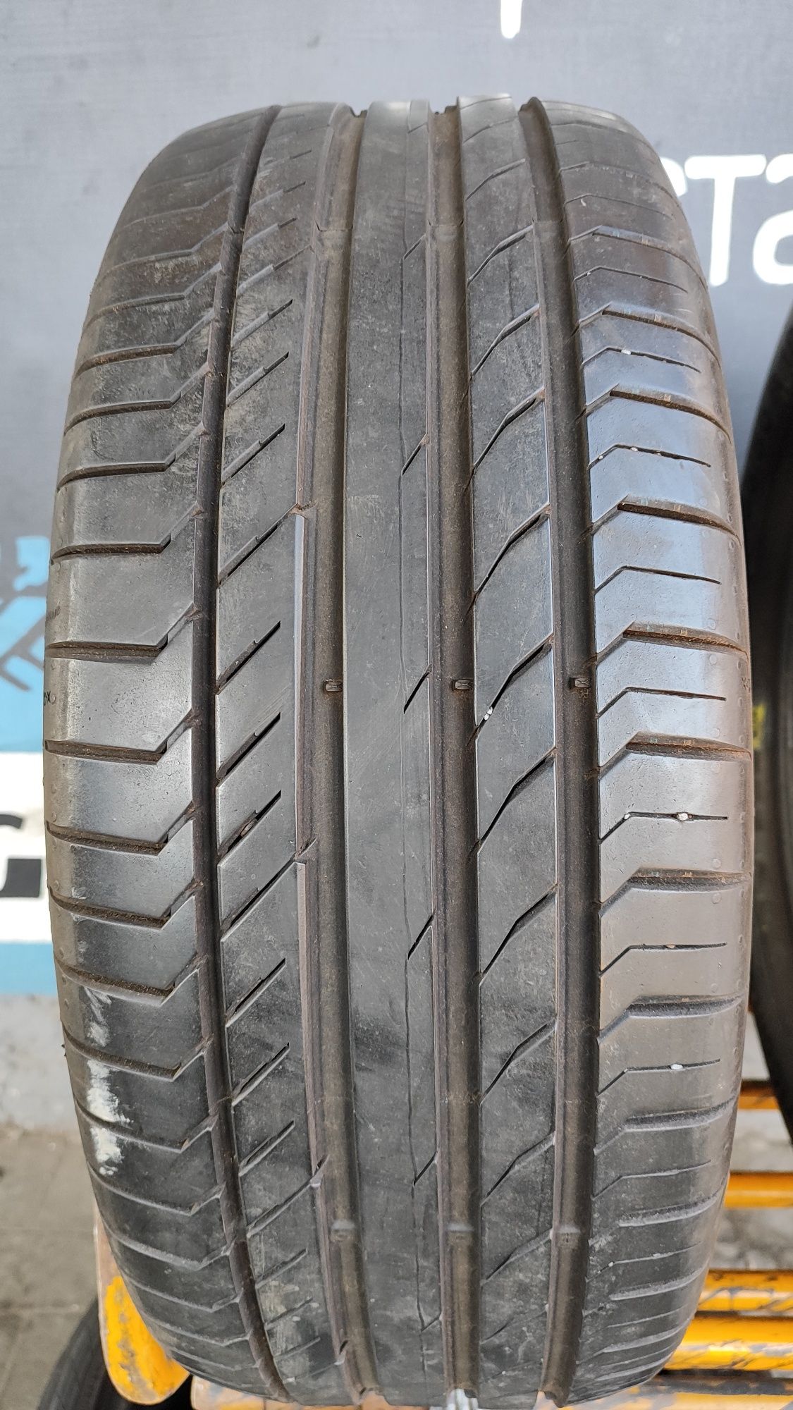 Шини Continental літні 235/50 R18