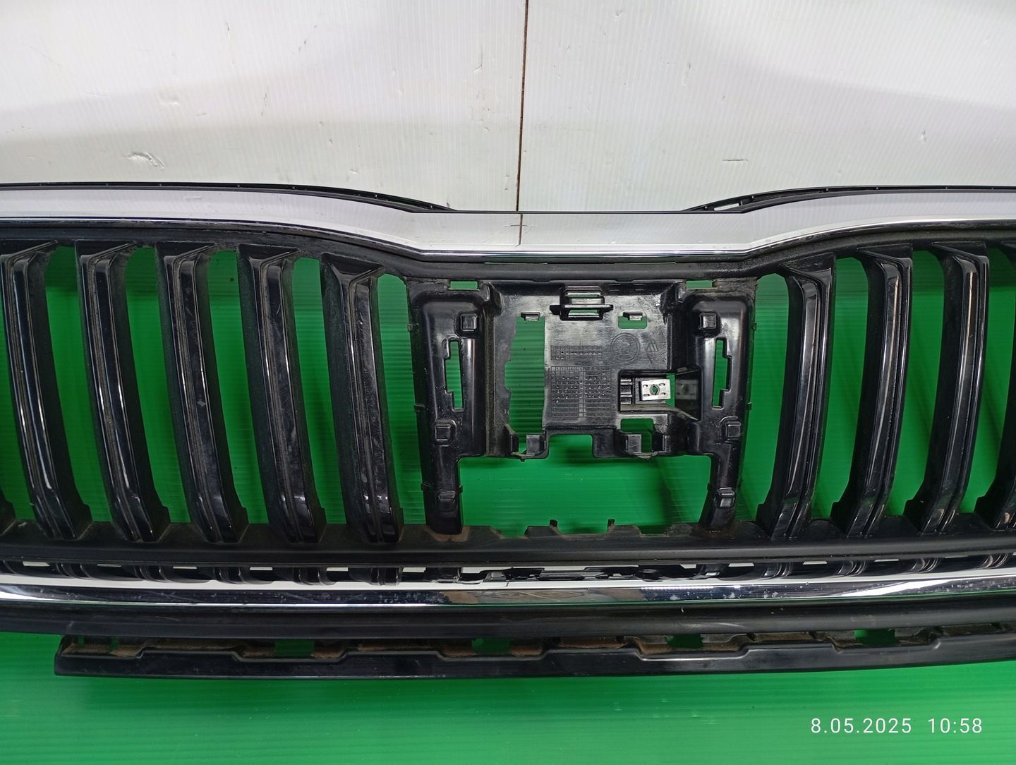 GRILL ATRAPA ZDERZAKA SKODA OCTAVIA 4 5E3853653 19-22