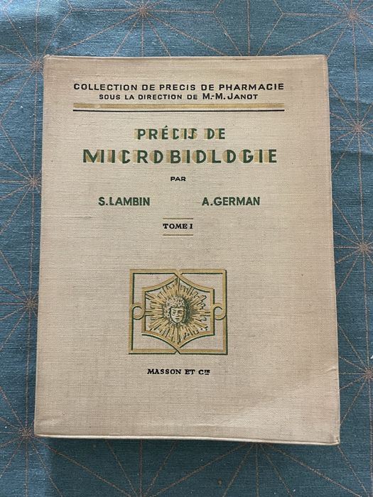 Précis de Microbiologie