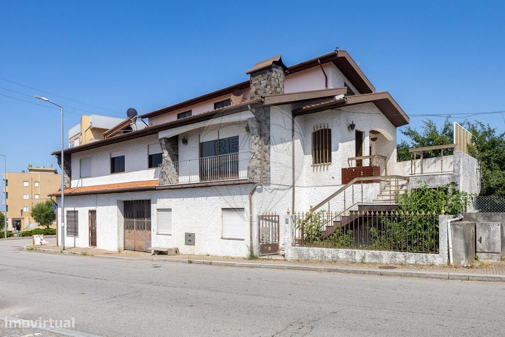 Moradia T4 para venda