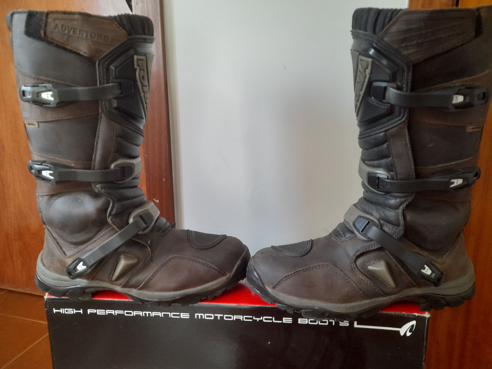 Botas trail Forma adventure tamanho 45/46