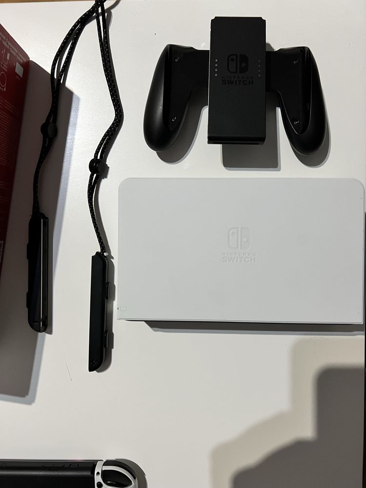 Nintendo Switch OLED – stan idealny, biały, komplet