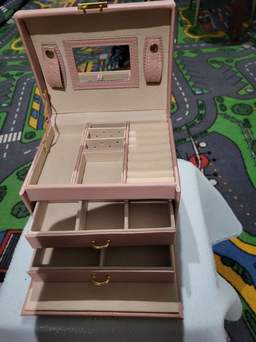 Продам кейс для прикрас